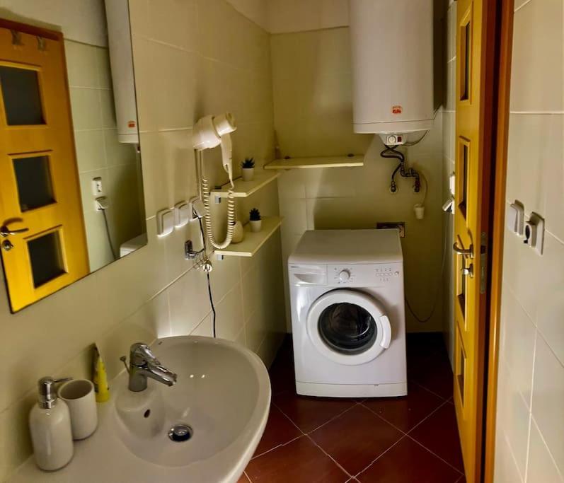 Jasmine Apartment - Free Parking - City Center - Skibus - Tatralandia 5Km Liptovský Mikuláš المظهر الخارجي الصورة